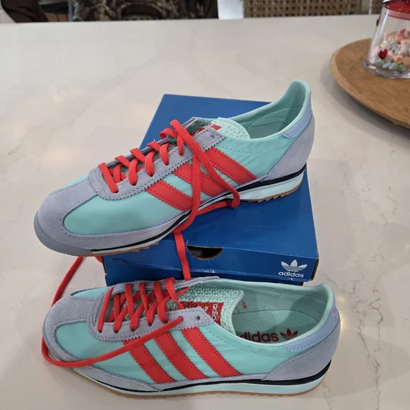 Adidas Teal and Red Sneakers - Picture 2 of 6
